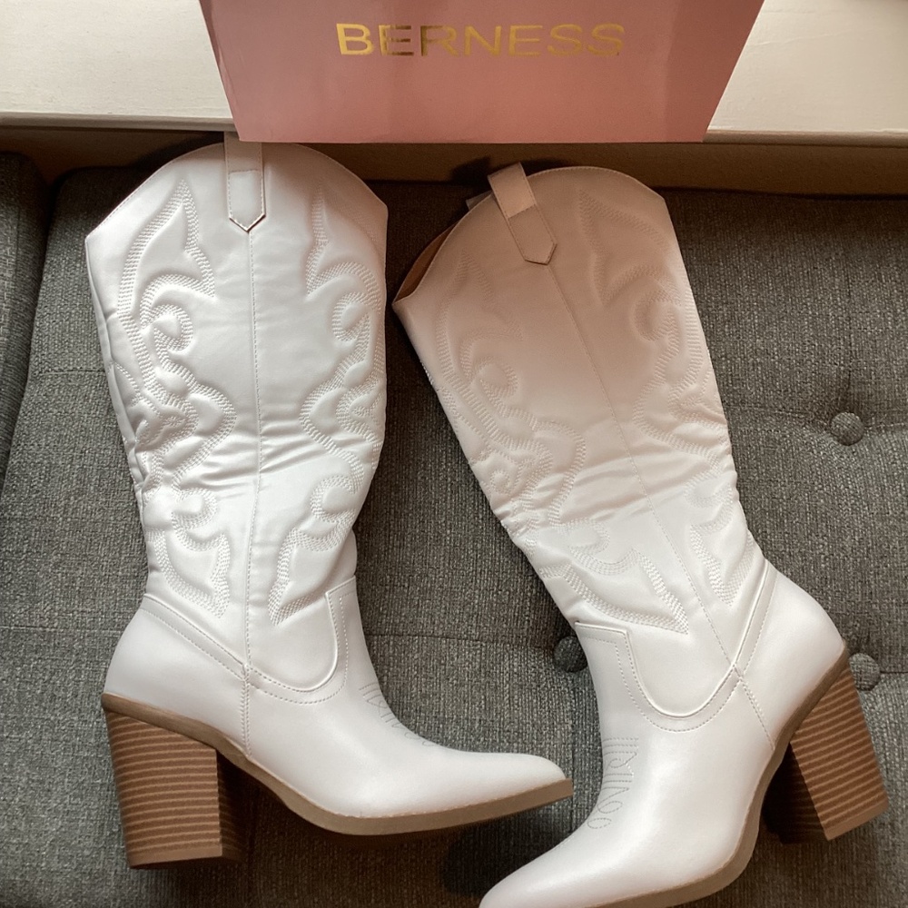 BERNESS Metallic Quilted Cowboy Boot (Women) 8.5M - Picture 7 of 14